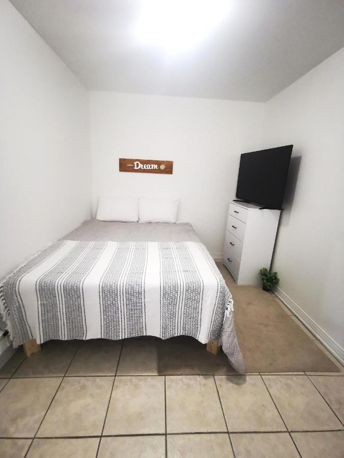 Plush 2 Bedroom Unit 5Min Downtown Off Wellington Montreal Exterior photo